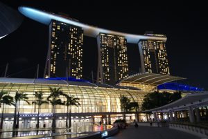 the_shoppes_at_marina_bay_sands_and_the_marina_bay_sands_hotel_singapore_-_20110226-03