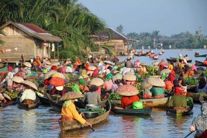 indonesia-kalimantan-banjarmasin-floating-market-a